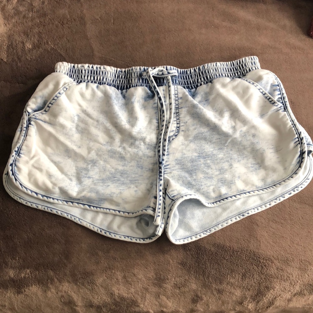 ✨Mossimo stretchy shorts✨